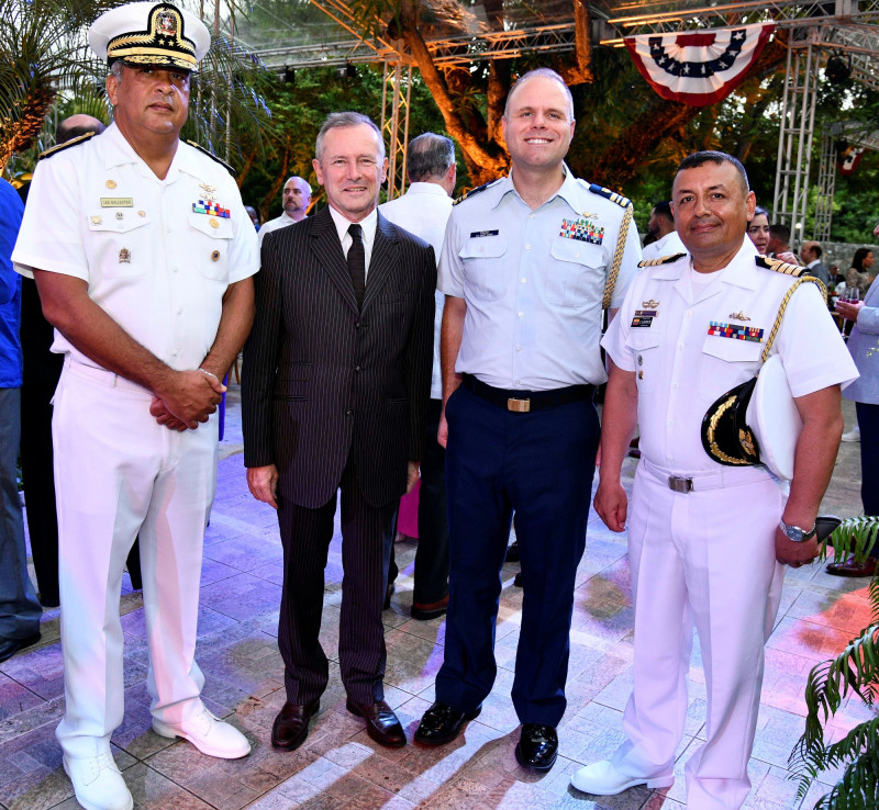 Lee Ballester, Eric Founier, Joseph Prado y Germán Albarracin.