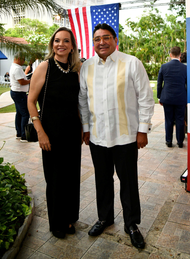 María Elena Portorreal y Miguel Calzada León.