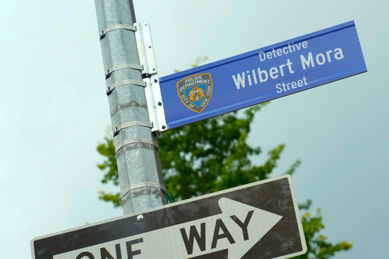 Renombran intersección en Brooklyn en memoria de policía dominicano asesinado en Harlem