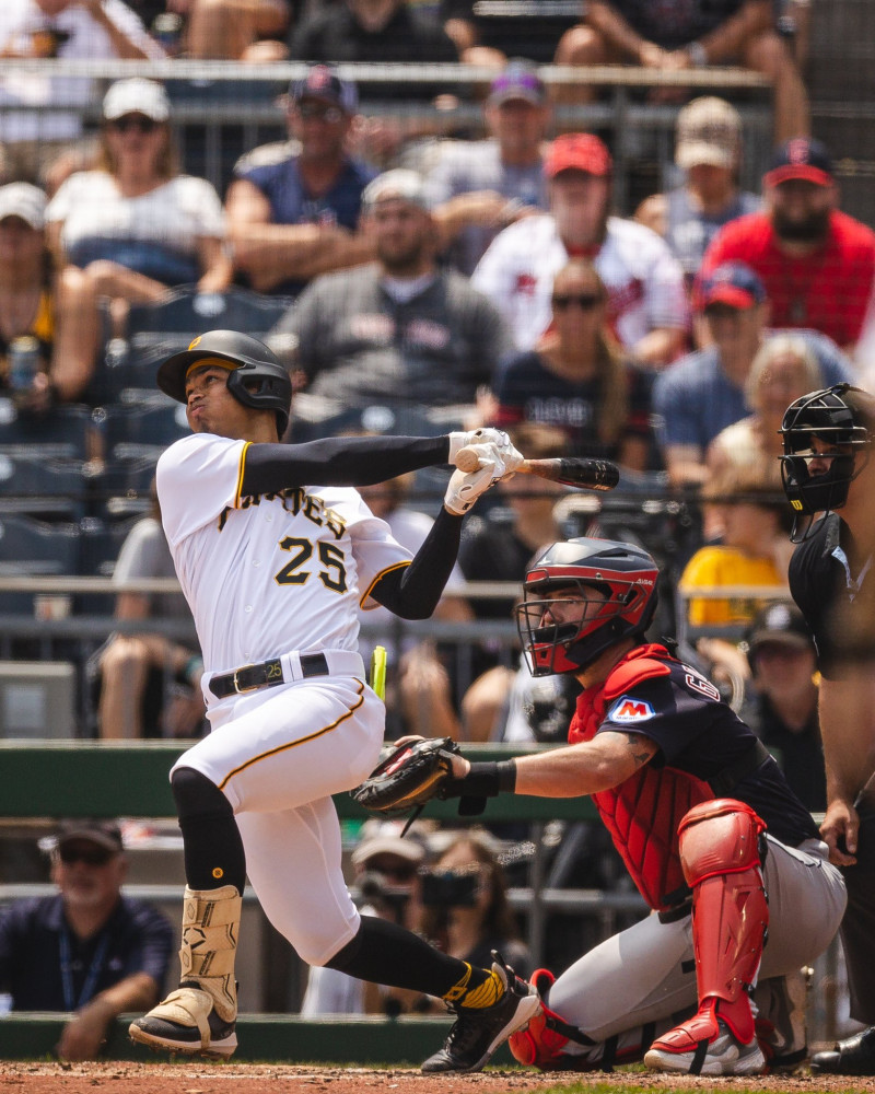 Endy Rodríguez registró su primer hit en las Grandes Ligas en el triunfo de los Piratas.