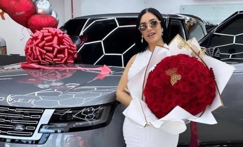 La modelo María Yeribel Martínez. Su pareja, David Ortiz, le regaló una yipeta Range Rover 2023.