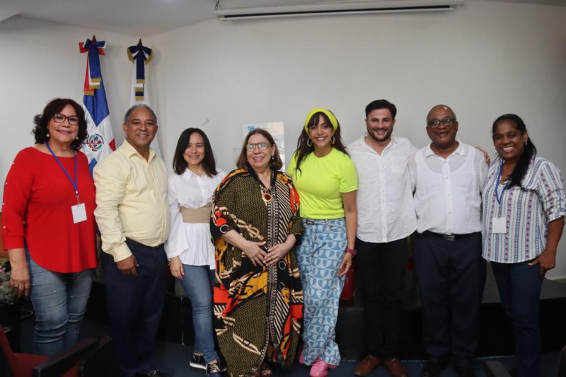 Cándida Ortega, Aurelio Henríquez, Carol Mueses, Mirna Pimentel, Yaira Cassó,  Juan Tomás Guzmán   Olivo de León y Miguelina Santos.