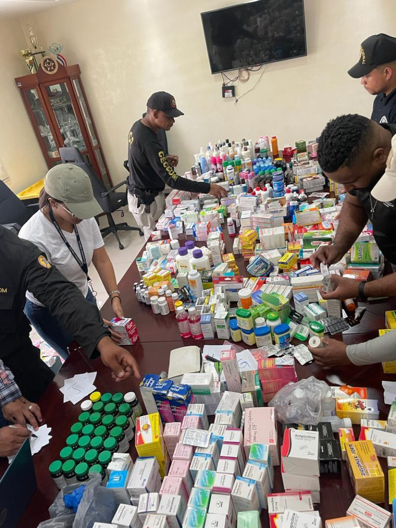 Medicamentos confiscados en allanamiento