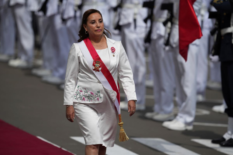 La presidenta peruana Dina Boluarte llega al Congreso para dar su primer discurso anual el Día de la Independencia en Lima, ayer.