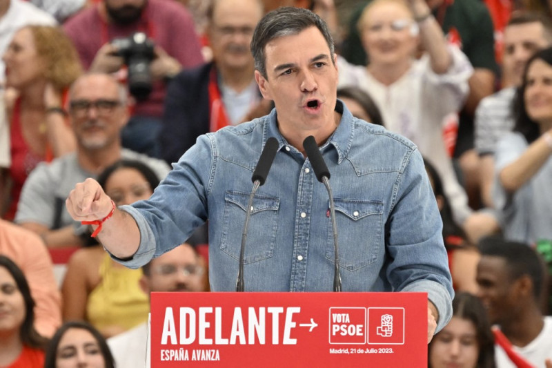 El primer ministro español y candidato del Partido Socialista Español (PSOE), Pedro Sánchez, pronuncia un discurso durante el mitin de cierre de campaña en Getafe, en las afueras de Madrid, el 21 de julio de 2023 antes de las elecciones generales del 23 de julio.