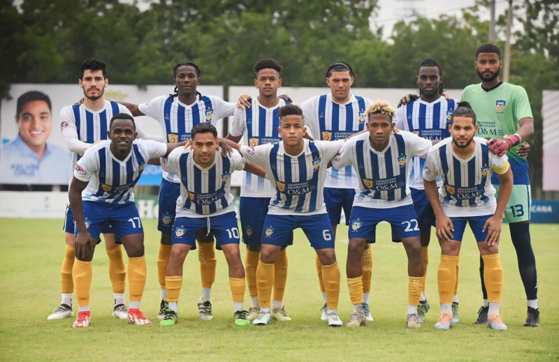 Equipo de la O&M FC que participará en la Concacaf Caribbean Club Shield 2023.