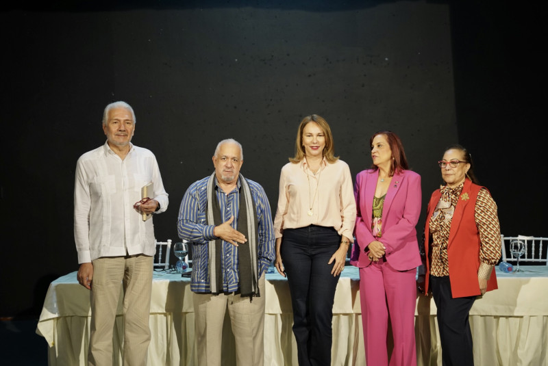 Darío Villamizar Herrera, Giovanny Crux, Milagros Germán, Chiqui Checo y Rosa Santos