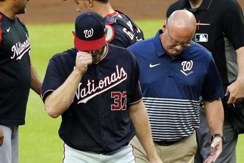 Stephen Strasburg ha ganado un partido en cuatro años luego de firmar por siete campañas y 245 millones de dólares.