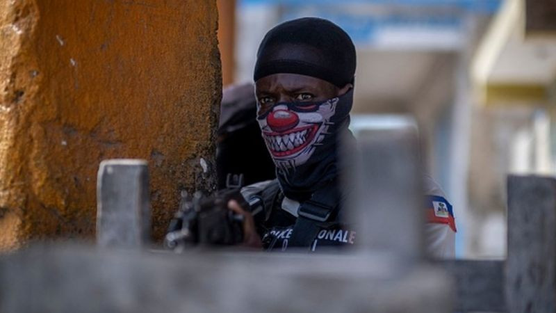 Fotos de policía en Haiti.