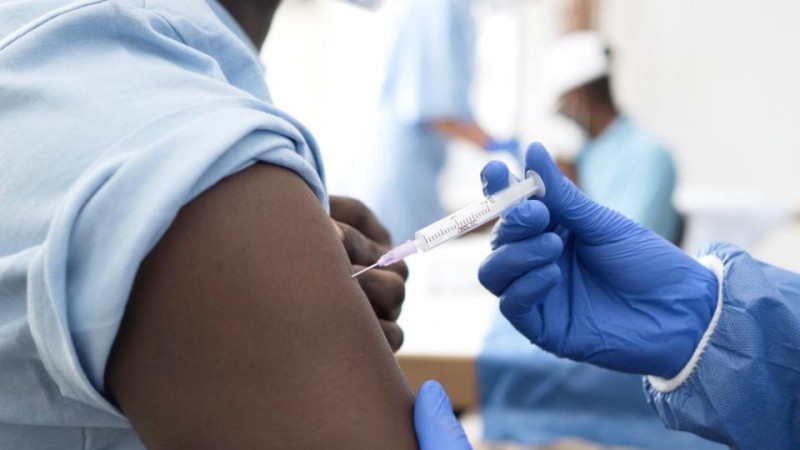 El Ministerio de Salud dijo que cuenta con vacunas ante los casos de Covid.
