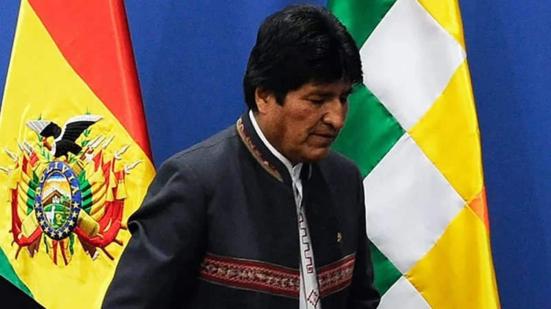 El exmandatario Evo Morales indicó que quieren “derechizar” el partido de Gobierno y que no lo van a permitir.