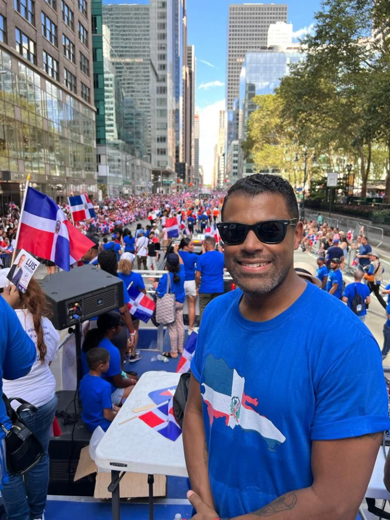 Cristian Allexis en la Parada Dominicana Dominicana en Manhattan, New York