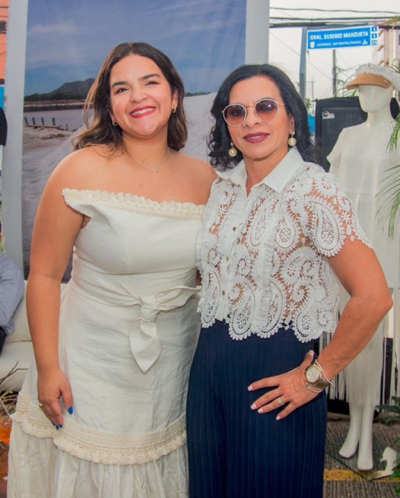 Carol Polonia y Carolina González.