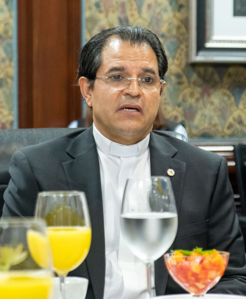 Padre Secilio Espinal, rector de PUCMM.