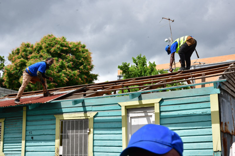 Este viernes comenzaron los trabajos de reconstrucción de casas afectadas en las cercanías de la explosión registrada en San Cristóbal