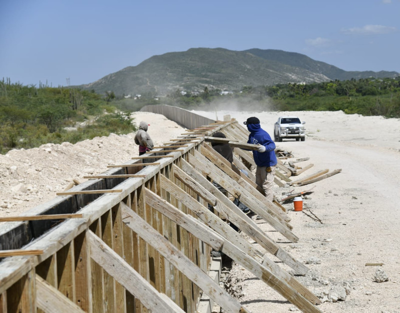 El muro que se construye entre Haití y República Dominicana