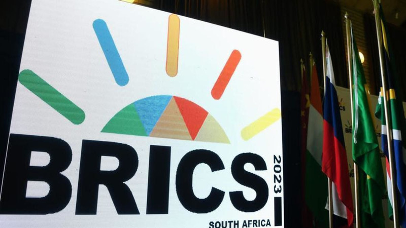 Brasil, Rusia, la India y China crearon en 2006 el grupo BRIC, al que se unió Sudáfrica en 2010 añadiendo al acrónimo la letra S.