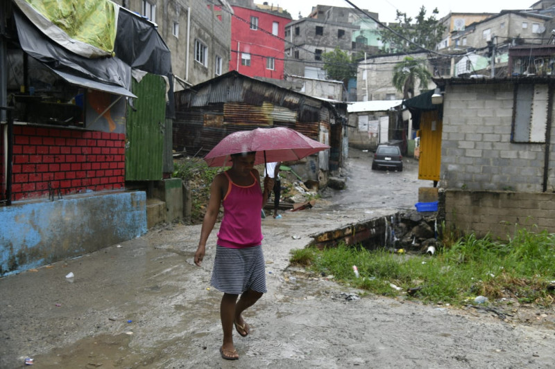 Los barrios están a la expectativa ante la llegada de la tormenta que trae lluvias en gran volumen.