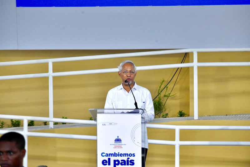 Ministro de Educación, Ángel Hernández, durante sus palabras de apertura al año escolar 2023-2024