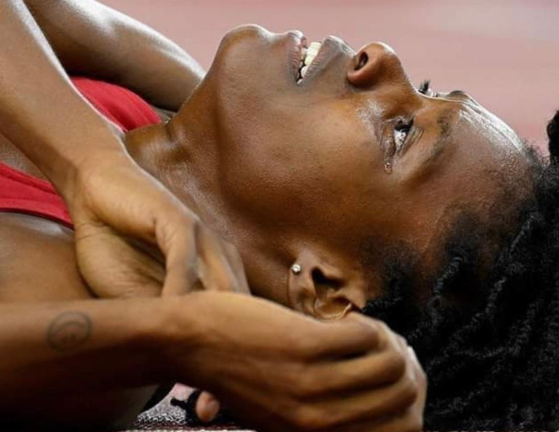 Marileidy Paulino, de República Dominicana, reacciona tras ganar la final femenina de 400 metros durante el Campeonato Mundial de Atletismo en el Centro Nacional de Atletismo de Budapest el 23 de agosto de 2023.
