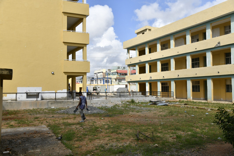 Escuela República Dominicana será entregada en quince días.