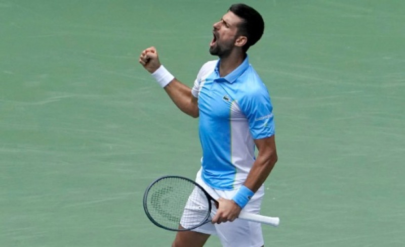Novak Djokovic celebra un punto durante su partido de segunda ronda en el US Open.