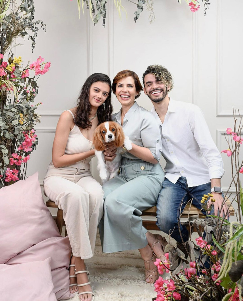 Yolanda Martínez y sus hijos Adela Molina y René Ayuso