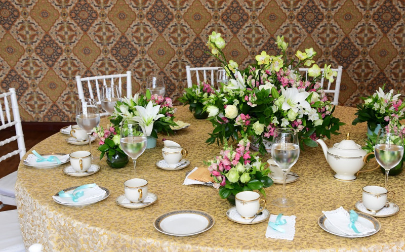 La decoración de la mesa de té del salón Arturo J. Pellerano Alfau, de Listín Diario, estuvo a cargo de Isidro Nolasco.