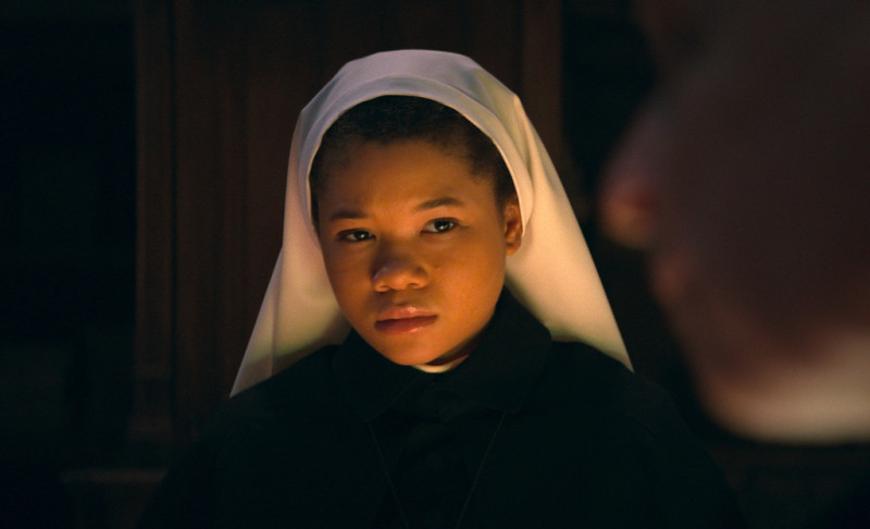 Storm Reid como la hermana Debra en el thriller de terror de New Line Cinema "The Nun II"