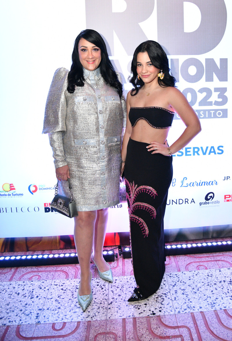 Giannina Azar y Gabriela Álvarez.