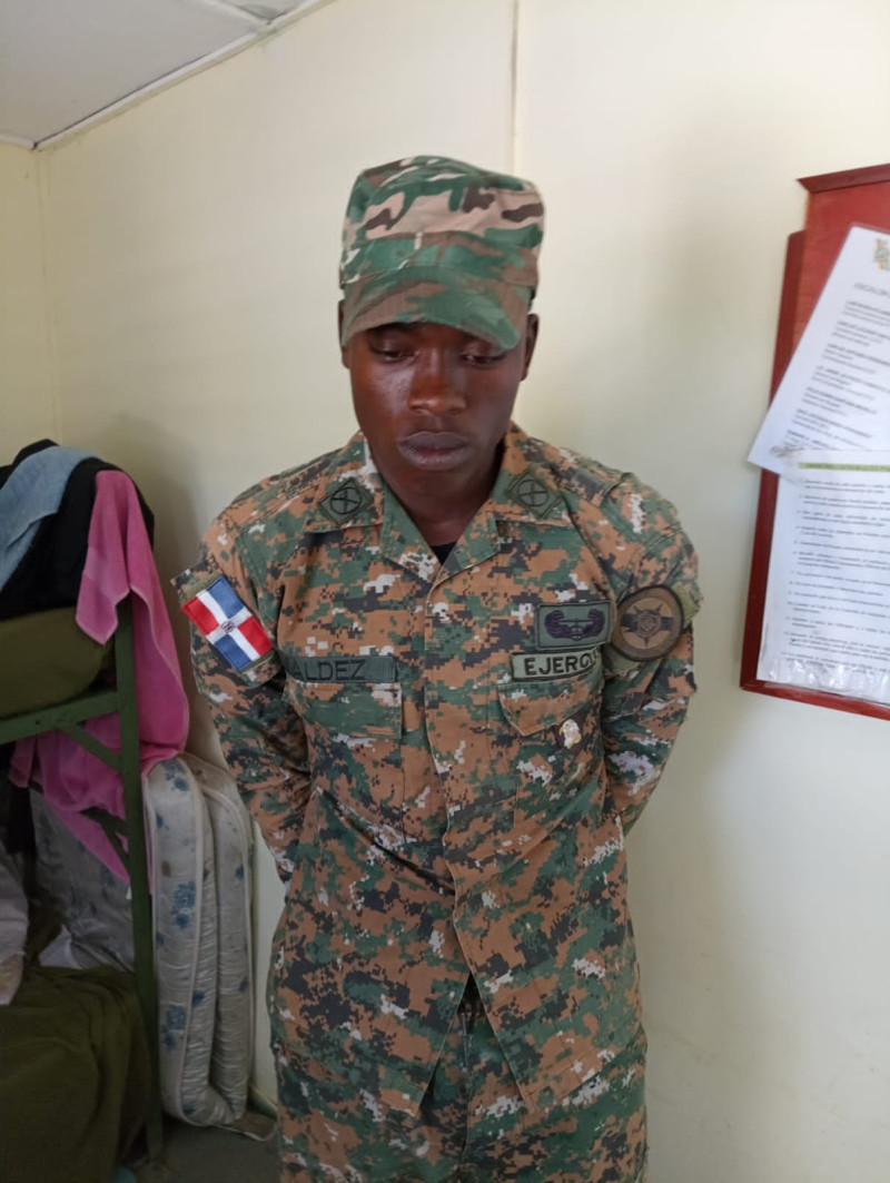 Haitiano apresado que se hizo pasar por militar del Ejército.