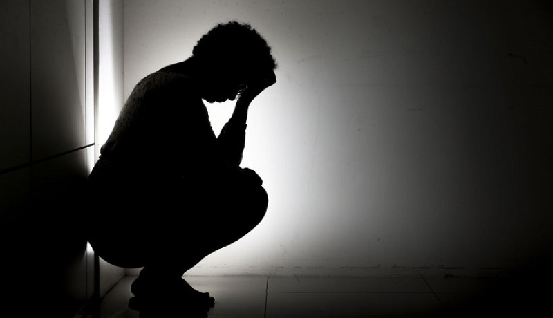 Psicólogos urgen planes de prevención ante el suicidio.