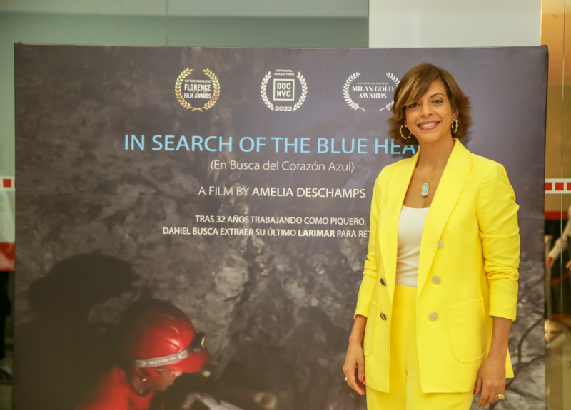 Amelia Deschamps estrena su documental “In Search Of The Blue Heart”