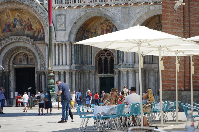 Italia es el país por antonomasia símbolo del aperitivo, que sus habitantes adoptan como un ritual.