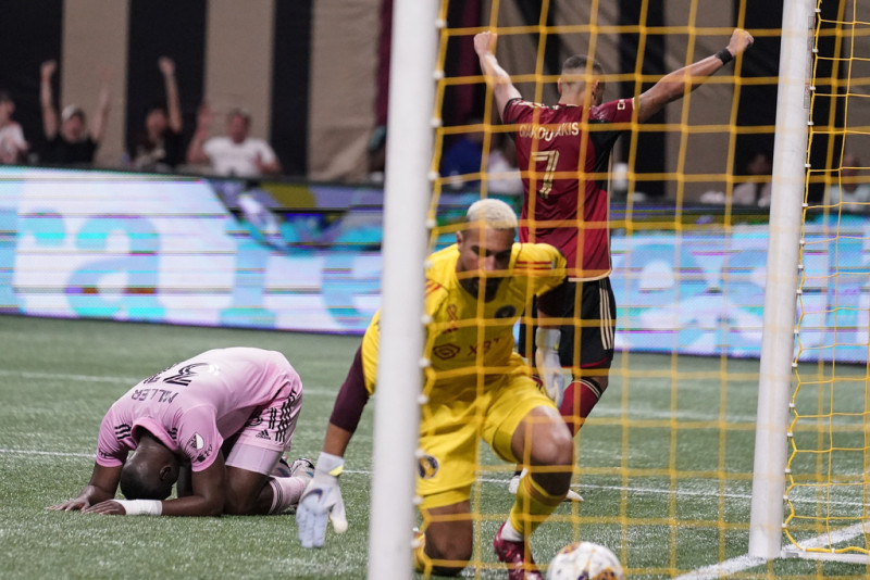 Kamal Miller (31), defensor del Inter Miami, reacciona después de que el delantero del Atlanta United Giorgos Giakoumakis (7) anotara