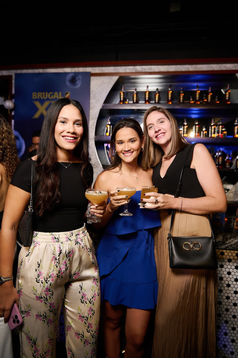 Vanessa de Jesús, Daniella Román y Adriana Risso