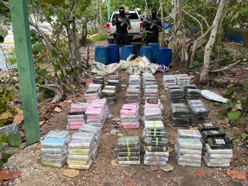 Ocupan 290 paquetes de presumible cocaína en La Altagracia