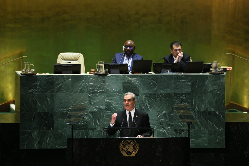 El presidente Luis Abinader durante su participación en la Asamblea General de las Naciones Unidas (ONU), donde llamó a la comunidad internacional a asumir el tema haitiano como una cuestión de “altísima prioridad”.