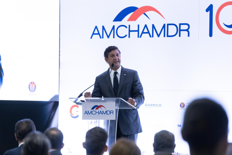 Manuel Estrella fue el orador invitado en el almuerzo de la AmchamDR