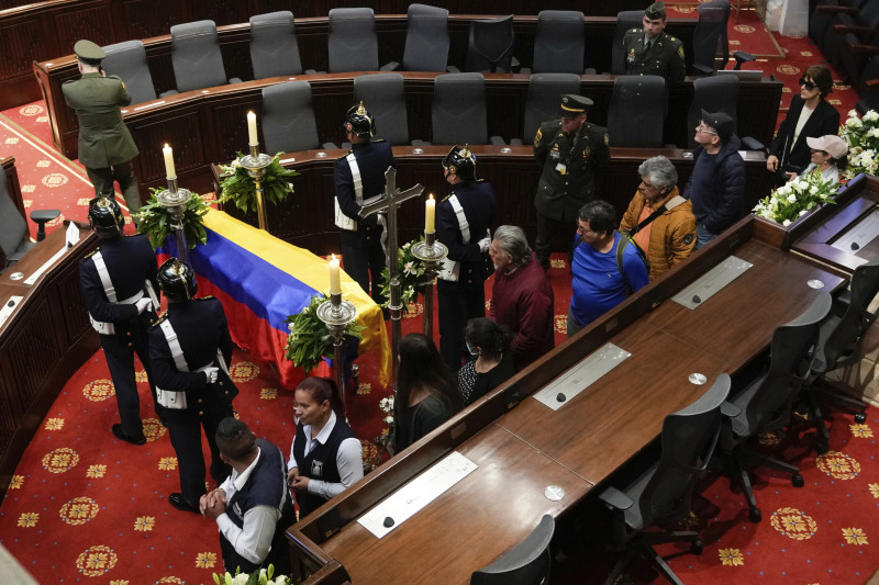 El renombrado pintor y escultor colombiano, cuyas representaciones de personas y objetos en formas regordetas y exageradas se convirtieron en emblemas del arte colombiano en el mundo, falleció el 15 de septiembre a los 91 años.