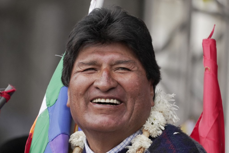 El expresidente boliviano (2006-2019) Evo Morales sonríe durante una manifestación de apoyo al Gobierno, en La Paz, el 29 de noviembre de 2021.
