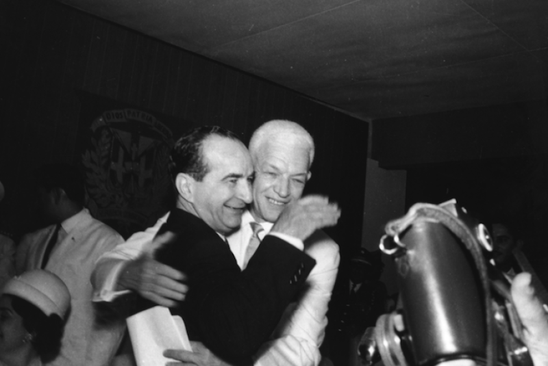Juan Bosch durante toma de posesión de la presidencia, 27 de septiembre, 1963