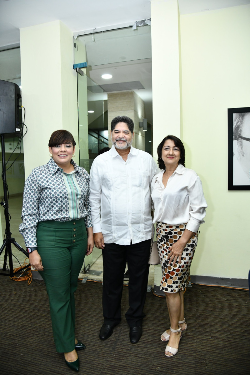 Ana Mercy Otaño, Patricio Peralta y Cecilia Taveras Pantaleón.