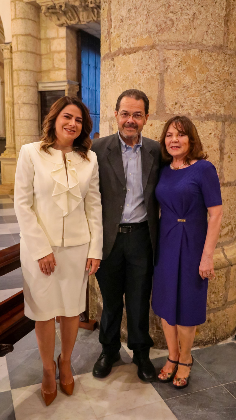 Mariel Isa, Manuel Cochón y Marina Pimentel