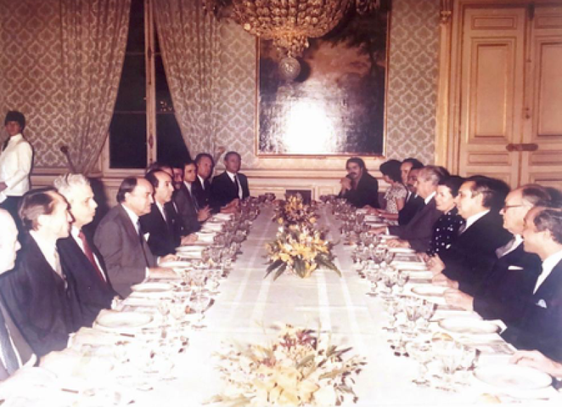 A fines del 1984, el gobierno dominicano designó una delegación que visitaría Francia para tratar importantes temas bilaterales que eran del interés de las dos naciones
