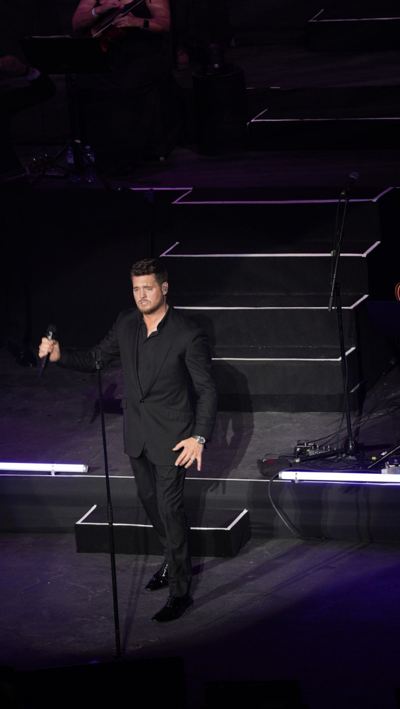 Michael Bublé cuando cantaba la noche del sábado 30 de septiembre en Altos de Chavón, La Romana.