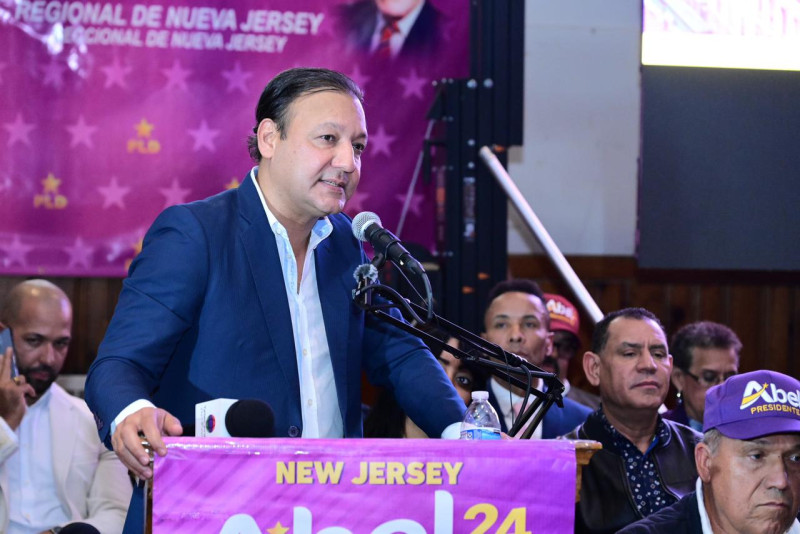 Abel Martínez, candidato presidencial del Partido de la Liberación Dominicana (PLD), participando en una actividad proselitista en New Jersey, Estados Unidos.