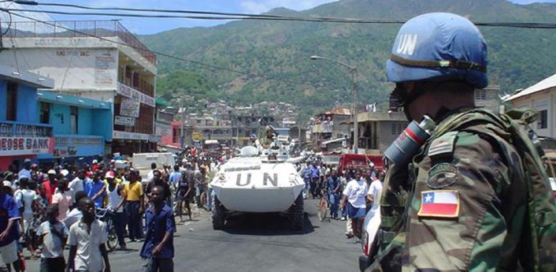 Una unidad de la Misión de Estabilización de las Naciones Unidas en Haití (MINUSTAH), que terminó su presencia en el país en 2017, vista en una calle de Puerto Príncipe.