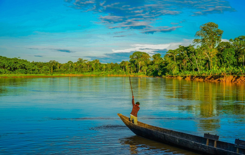 Atardecer en el río Curaray en la Amazonía ecuatoriana. El Biocorredor Amazónico es un modelo de gestión creado con el propósito de proteger la biodiversidad.
