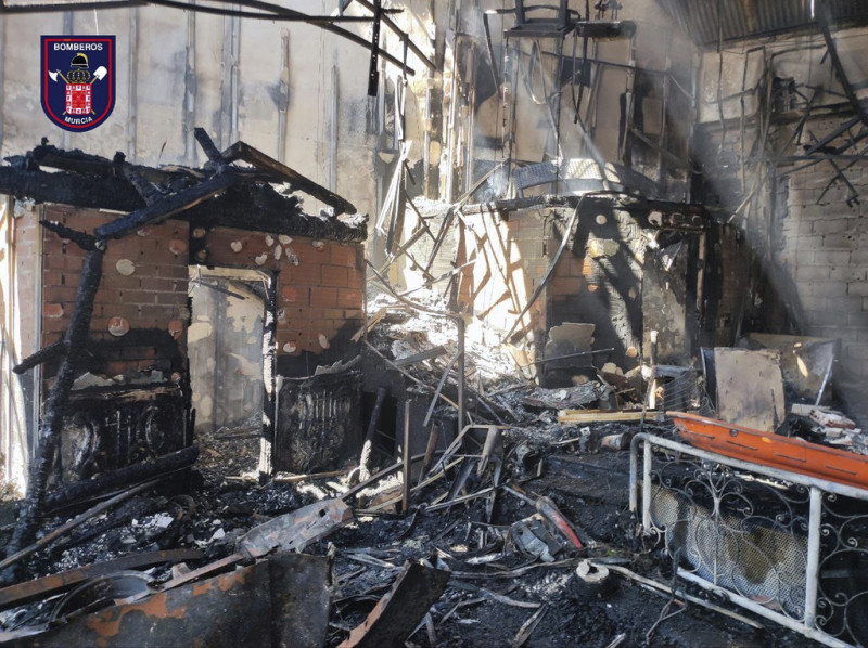interior quemado de un club nocturno en Murcia